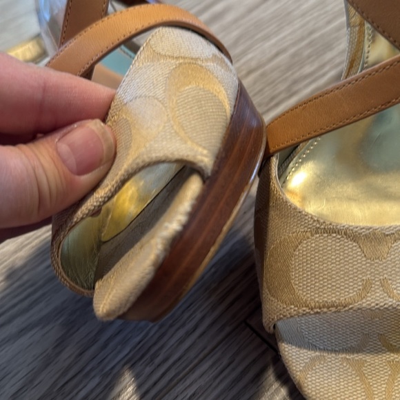 Coach Leah Heels - Picture 10 of 10